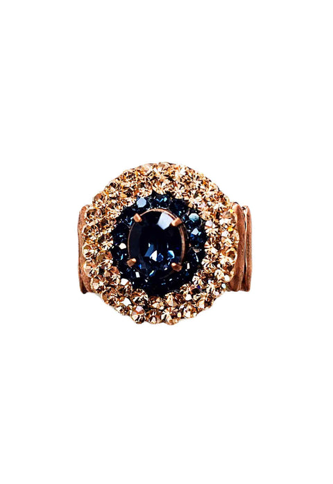 Anel Barcelona redondo com pedras azuis e pêssego banhado no vintage