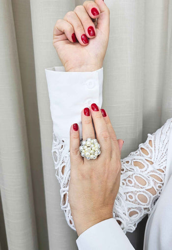 Anel Serafina redondo com perolas banhado no vintage