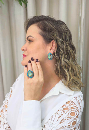 Anel Izaura oval com strass e gota verde banhado no vintage