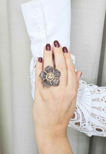 Anel Margarida em formato de flor banhado no vintage