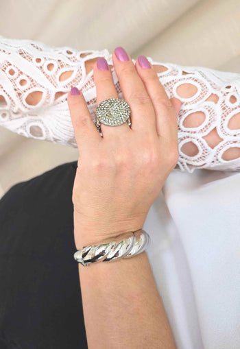 Bracelete Guiomar Silver: Moderno de Metal no Prata | Sahara Acessórios
