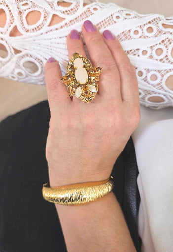 Bracelete Celina Gold: Sofisticado de Metal no Dourado | Sahara Acessórios