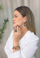 Brinco Flaviana: Comprido e Delicado de Gotas Coloridas no Ouro Velho | Seleção Especial da Dai