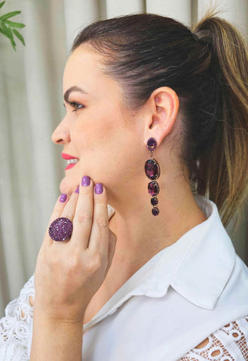 Brinco Natalie Glam comprido com pedras ametista banhado no vintage