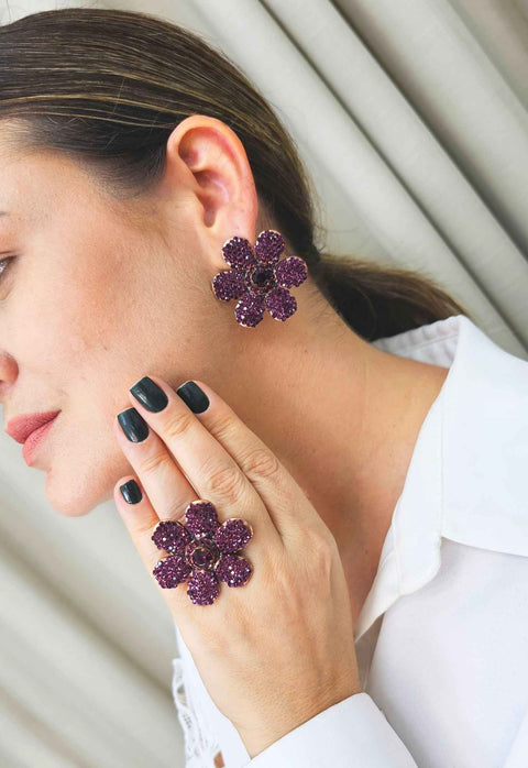 Brinco Avelina de flor com strass ametista banhado no vintage