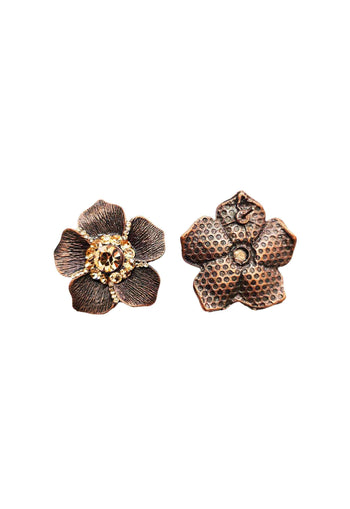 Brinco Margarida em formato de flor banhado no vintage