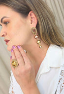 Brinco Ravena Glam: com Pérolas Rosê e Verdes no Dourado | Sahara Acessórios