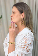 Brinco Ravena Glam: com Pérolas Rosê e Verdes no Dourado | Sahara Acessórios