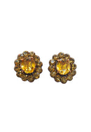 Brinco Flor da Alma: Pequeno e Delicado com Strass Marrom no Vintage | Favorito das Saharetes