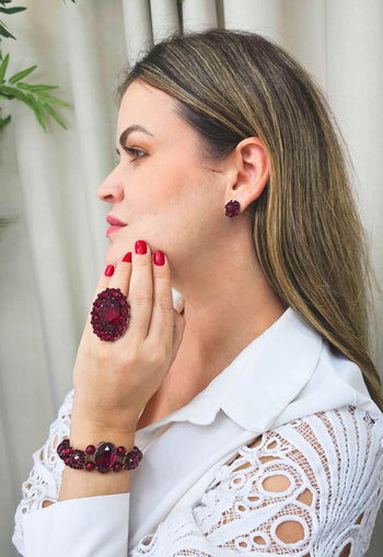 Brinco Fátima de pequeno de pedras vermelhas banhado no vintage