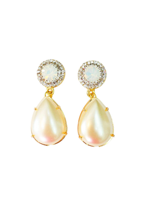 Brinco Taciana classico de gota de pérolas e strass cristal e leitoso banhado no dourado