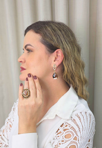 Brinco Taciana classico de gota marrom com rose banhado no dourado