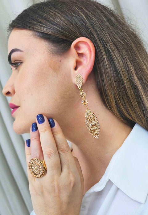 Brinco Malu de festa com pedras light peach banhado no dourado