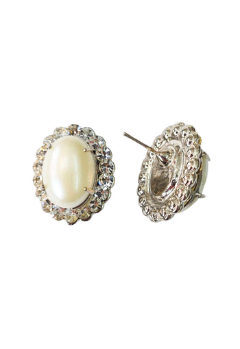 Brinco Gobi oval de perolas com strass cristal banhado no prata