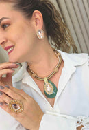 Brinco Dama Oval com Pedras Pêssego Dourado | Sahara Acessórios