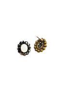 Brinco Fascínio oval com pedras brancas e hematite banhado no ouro velho