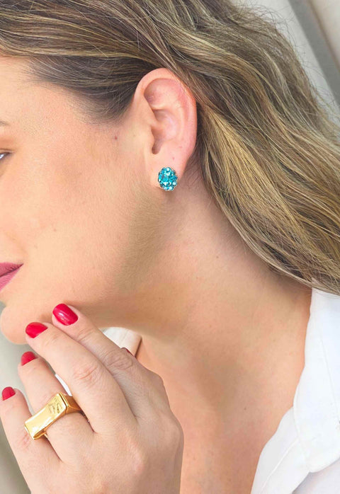 Brinco Beira-Mar de pedras azul turquesa banhado no dourado