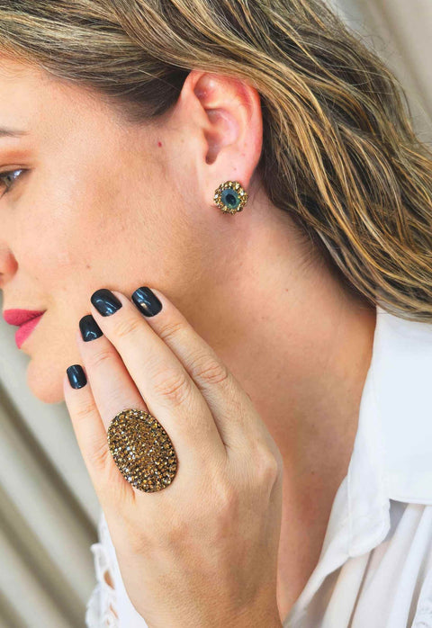 Brinco Sublime ouro velho com pedras verdes e marrons