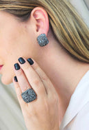 Brinco Estela retangular com pedras hematite banhado no grafite