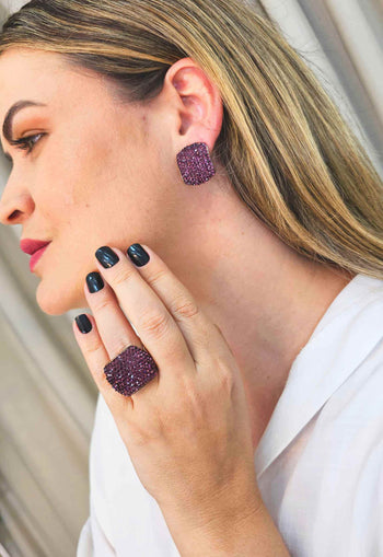 Brinco Estela retangular com pedras ametista banhado no vintage