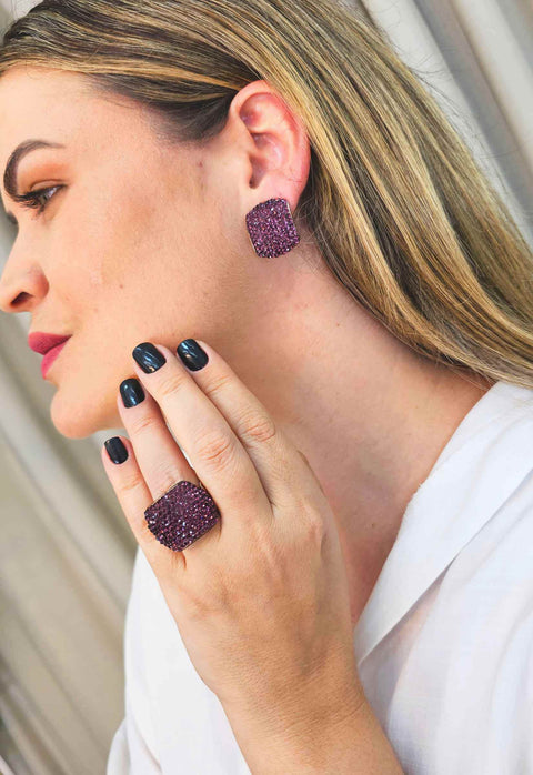 Brinco Estela retangular com pedras ametista banhado no vintage