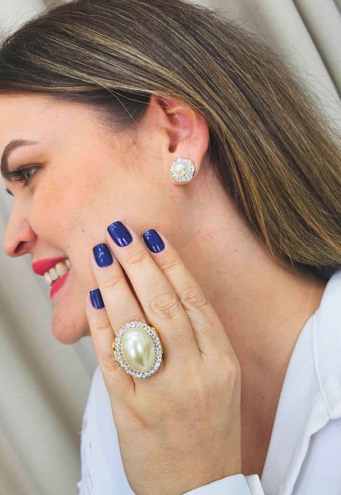 Brinco Vick redondo cristal com perola banhado no dourado