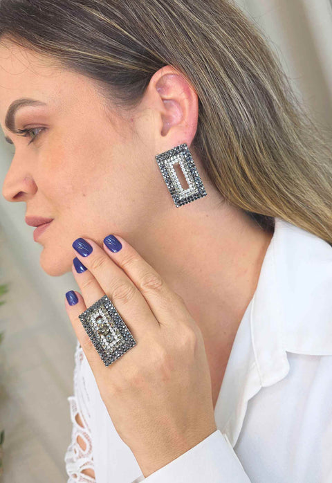 Brinco Débora: Retangular com Pedras Hematite e Cristal Banhado no Prata | Noite Inesquecível