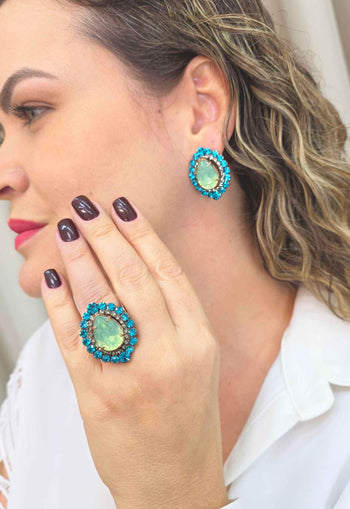 Brinco Izaura oval com strass e gota verde banhado no vintage