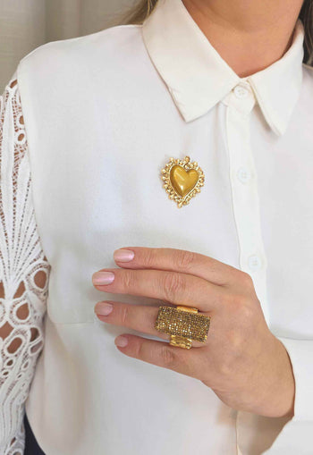 Broche Nadine: Romântico de Coração e Pedras no Dourado | Destaque no seu Look