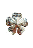 Broche Anelis Silver: Floral com Pedras Cinzas no Prata | Sahara Acessórios