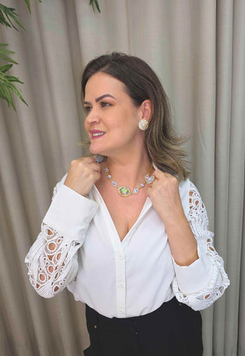 Colar Choker Zilá: Moderno com Pedras Boreal no Dourado | Lançamento Exclusivo
