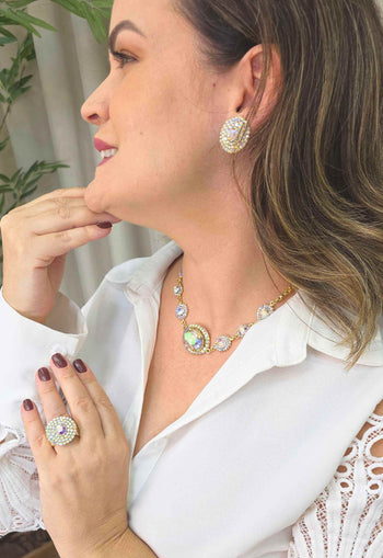 Colar Choker Zilá: Moderno com Pedras Boreal no Dourado | Lançamento Exclusivo