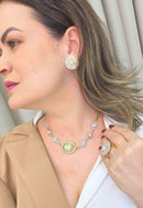Colar Choker Zilá: Moderno com Pedras Boreal no Dourado | Lançamento Exclusivo