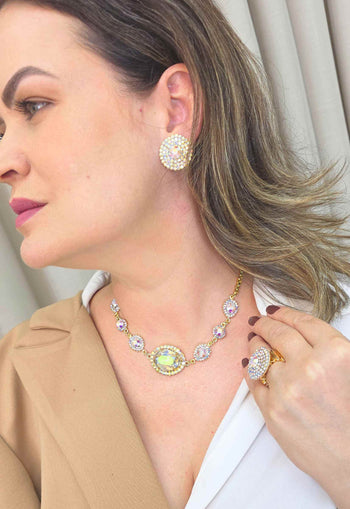Colar Choker Zilá: Moderno com Pedras Boreal no Dourado | Lançamento Exclusivo