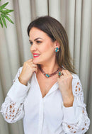 Colar choker Ravi vintage com pingente de perolas e pedras azuis