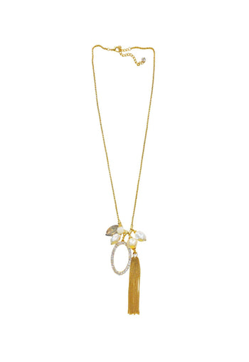 Colar Miranda: Longuinho de Pérolas com Pingente Oval e Strass Cristal no Dourado | Design By Sahara