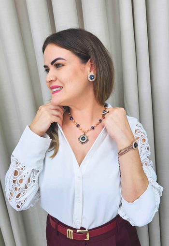 Colar Barcelona com cristais azuis e pêssego banhado no vintage