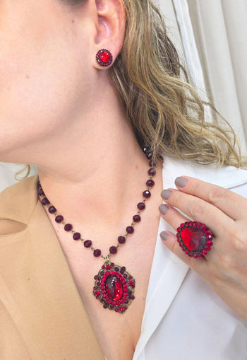 Colar Camarote vermelho banhado no ouro velho