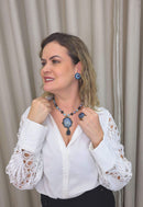 Colar Agostina com pingente de pedras azuis banhado no ouro velho