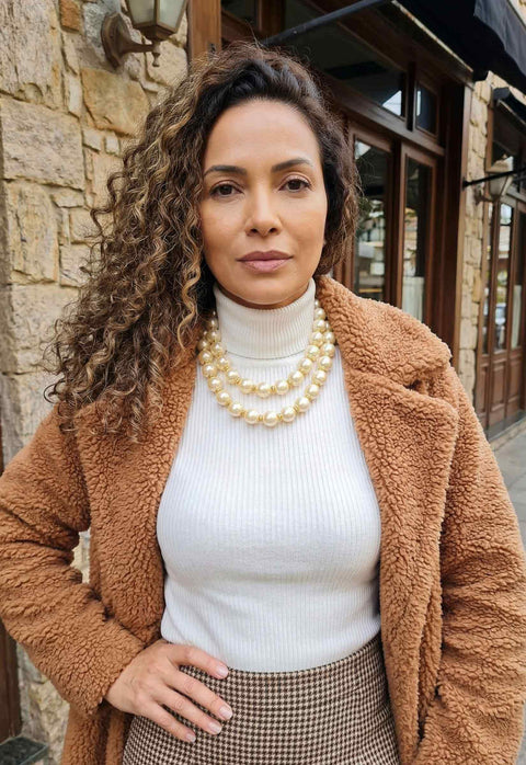 Maxi Colar Soberano: Clássico e Luxuoso de Pérolas com Detalhes no Dourado | Acessório de Luxo