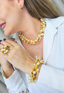 Colar Olinda com perolas, miçangas e pingente de coração dourado