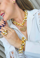 Colar Olinda com perolas, miçangas e pingente de coração dourado