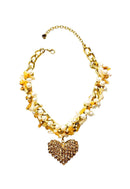 Colar Olinda com perolas, miçangas e pingente de coração dourado