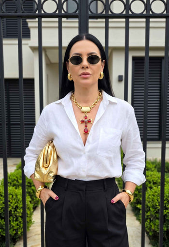 Colar Ester Vermelho com pingente de cruz banhado no dourado