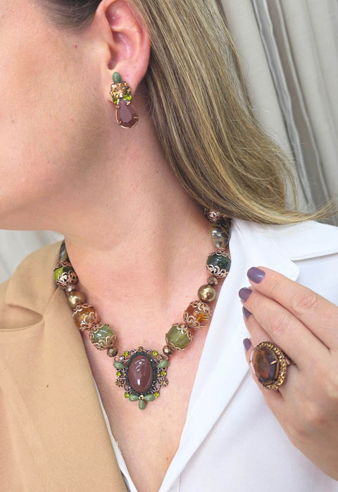 Colar Miragem de bolas verdes e marrons com detalhes vintage