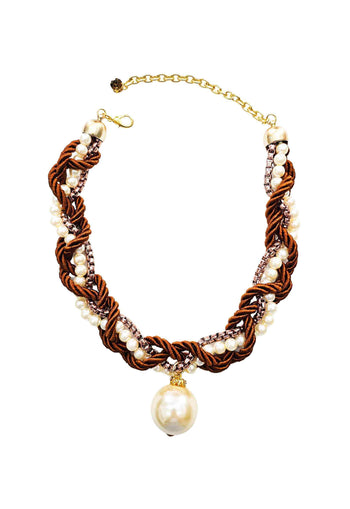 Colar Frida com maxi pérola e corrente veneziana trançada com courinho marrom e perolas