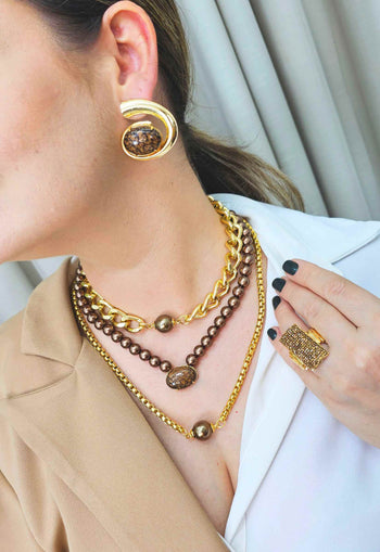 Colar Doha gold com bolas marrons e correntes douradas