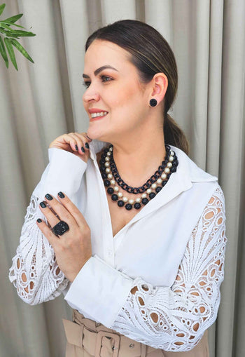 Colar Margot de perolas com elos e bolas pretas banhado no grafite