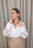 Colar Indira Glam: Com Borboleta e Pedras Hematite, Cristal e Black Diamond no Ônix | Look Sofisticado
