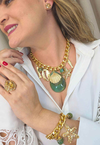 Colar Tropical Chic com pingente de peixes, conchas e estrela do mar e resina turquesa